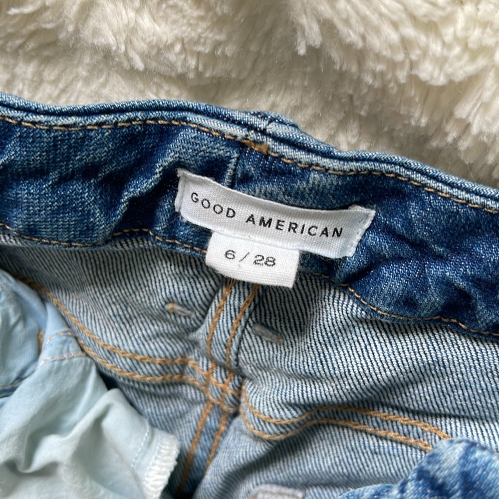 Good American Good Crop Raw hem slim blue. - Picture 7 of 7